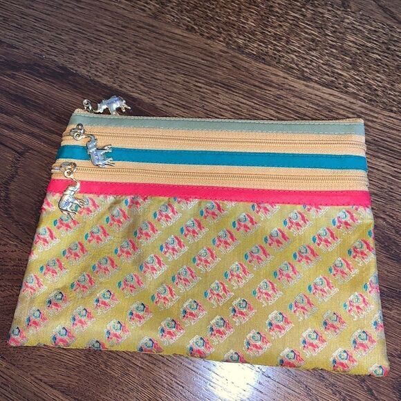 Gold 3 zipper bag made in Thailand - Picture 1 of 7